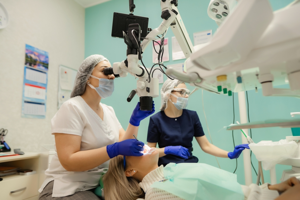 Лечение под микроскопом – гарантия качества проведения процедуры